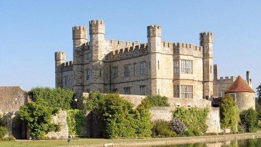 Leedscastle - Leeds Castle Wedding Band | Sensation Band